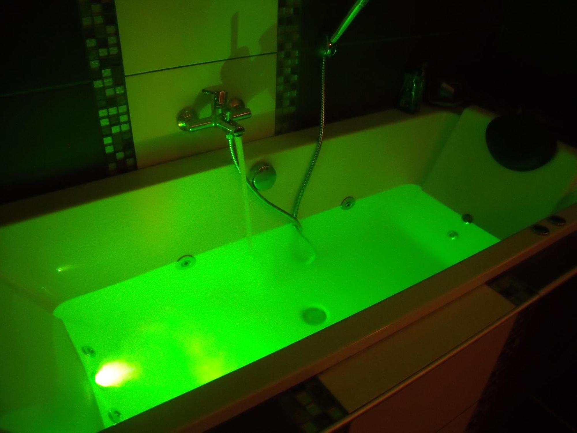 Chambres D Hotes ,Hotel ,Secret D'Une Nuit A Vicq Pres De Onnaing,Avec Piscine Ngoại thất bức ảnh